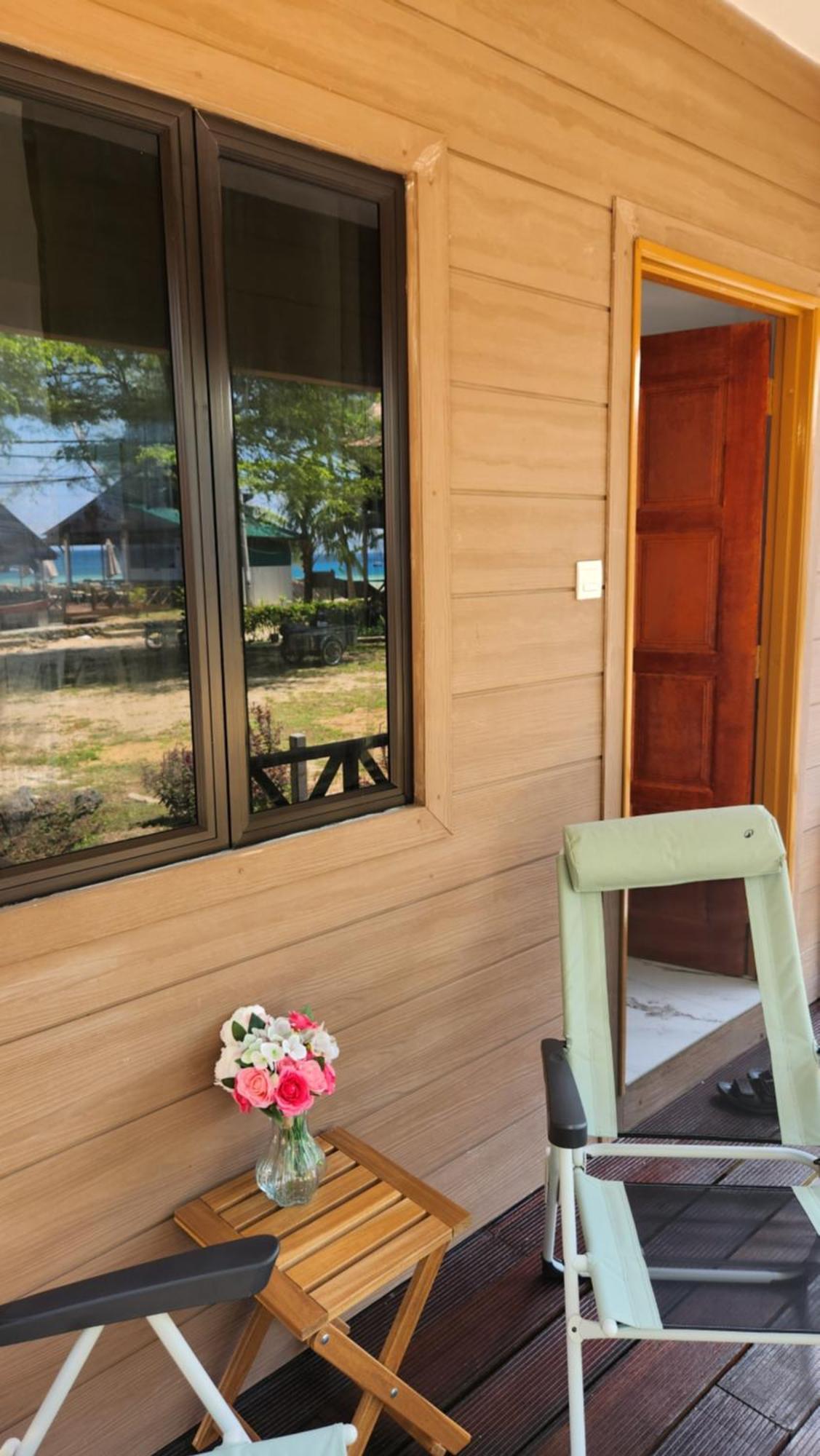 Dumba Bay Tioman Hotel Kampung Genting Exterior photo