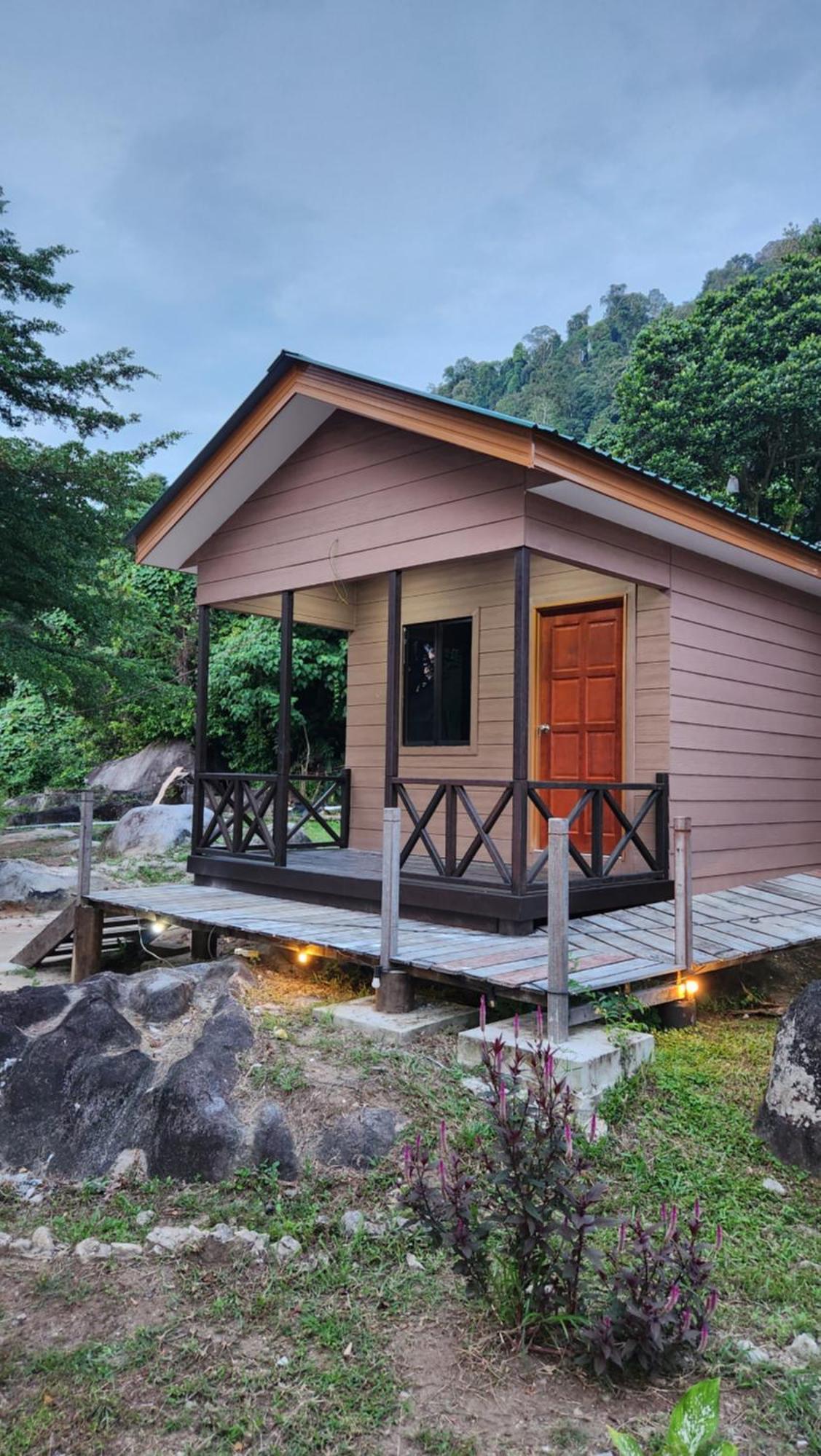 Dumba Bay Tioman Hotel Kampung Genting Exterior photo